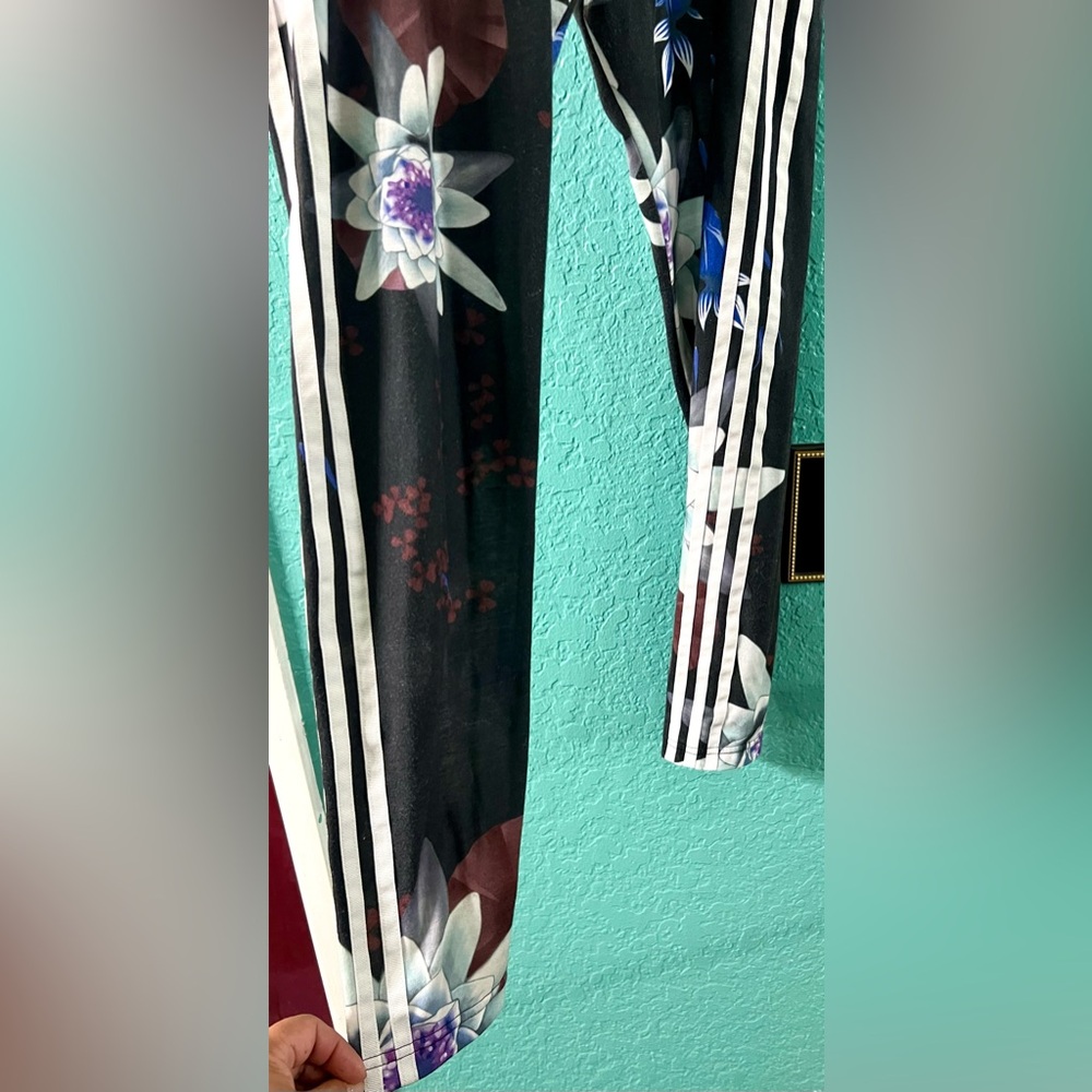 👑✅PRICE FIRM✅ RARE🔥Adidas Lotus Leggings - Picture 7 of 15